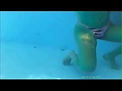 Kellenzinha Aventuras Aquaticas Exibicionismo na Piscina do Clube Parte 1 - AMADOR